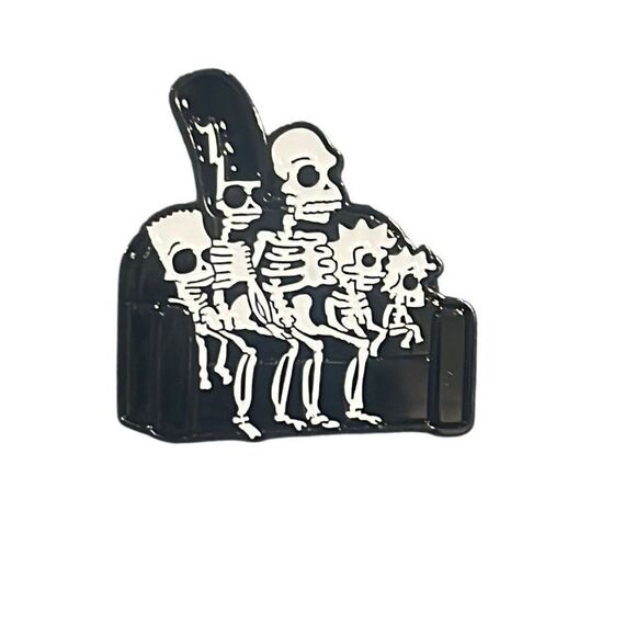 Simpsons x-ray Enamel pin Spooky Skeleton Art Skull Family Brooch Halloween NEW - Picture 1 of 3